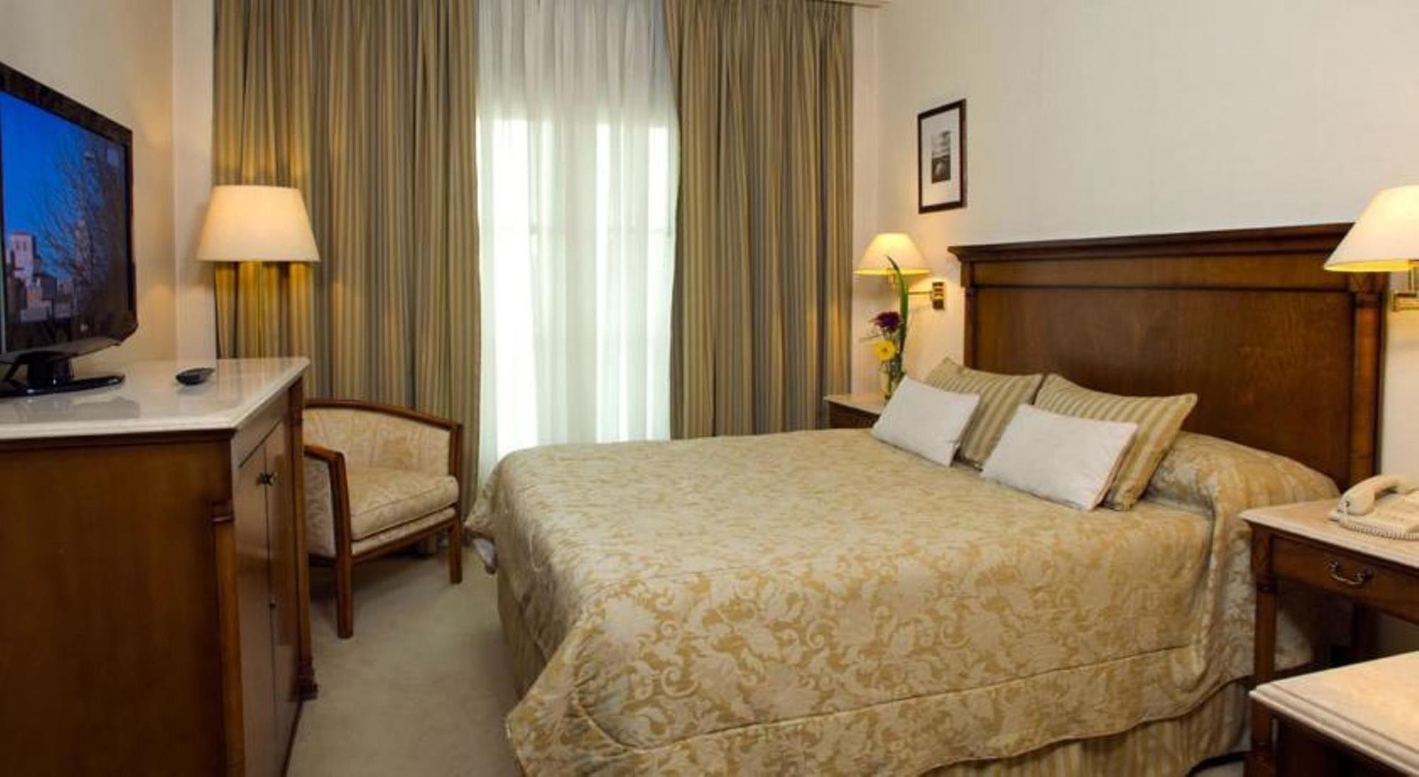 Howard Johnson Hotel 9 De Julio Avenue Буэнос-Айрес Экстерьер фото
